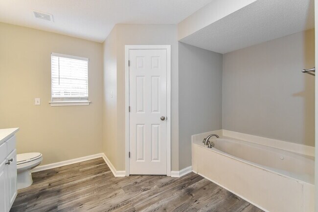 Building Photo - 5755 Kuykendall Dr