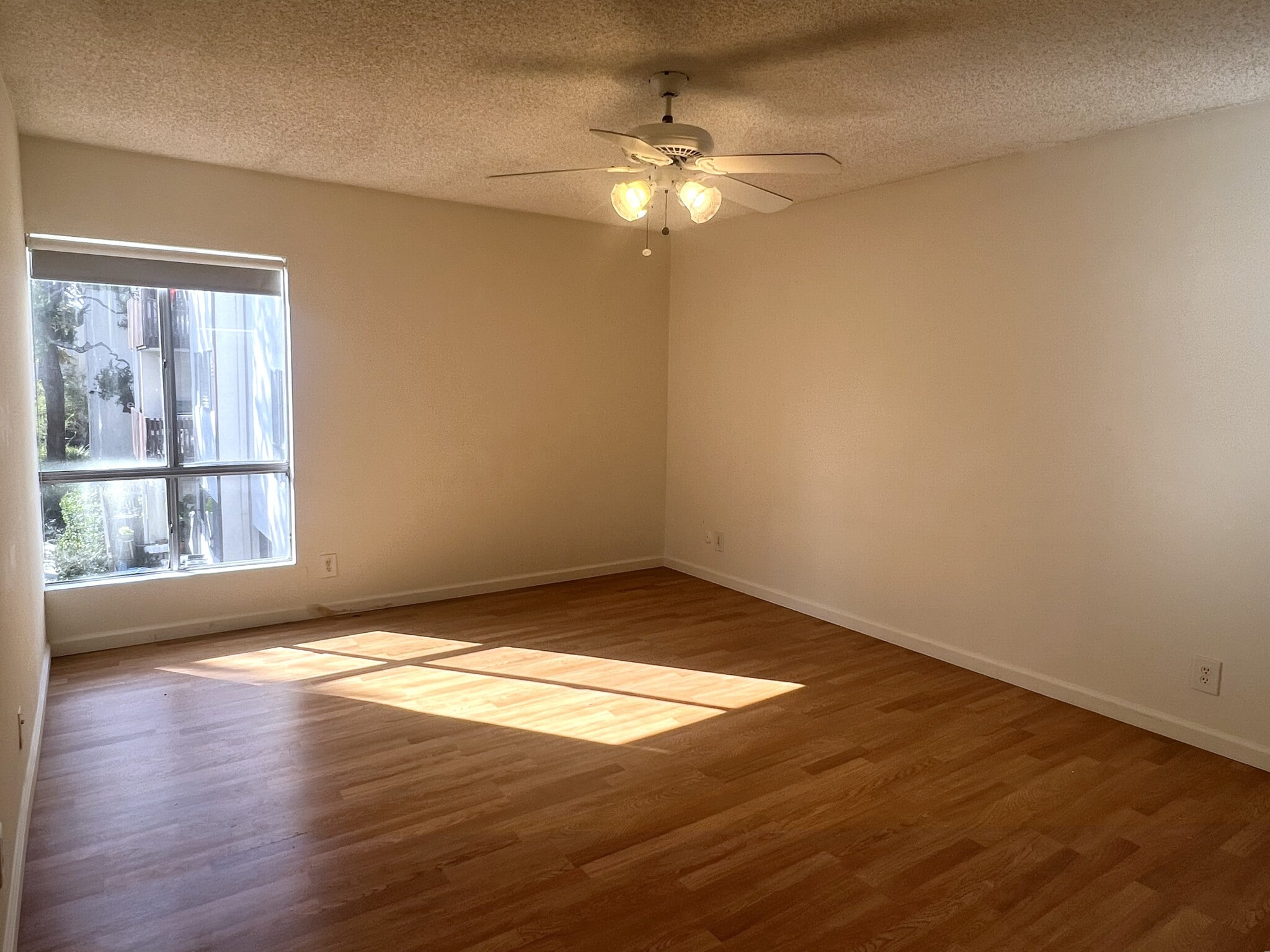 Building Photo - 6000 Canterbury Dr