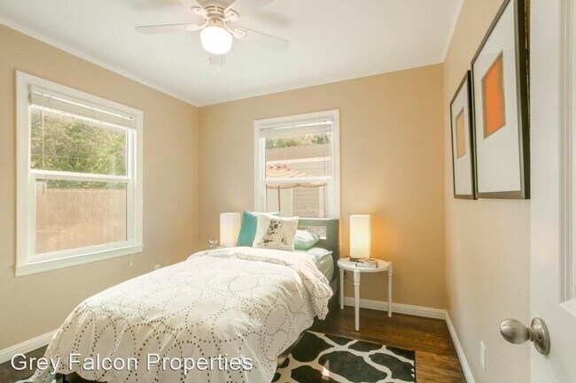Building Photo - 2 br, 1 bath House - 3342 San Carlos Way