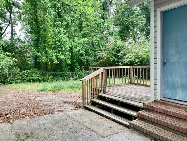 Building Photo - 2 Bed 2 Bath Duplex for Rent