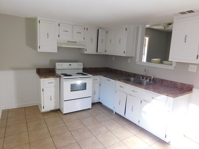 Building Photo - 6510 Heather Rd