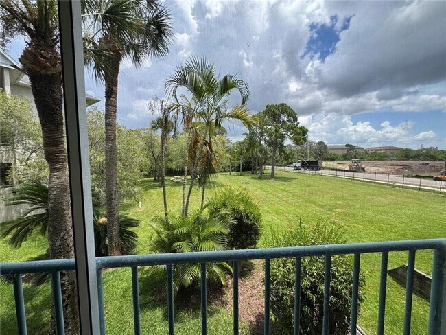 Building Photo - 5557 Sea Forest Dr