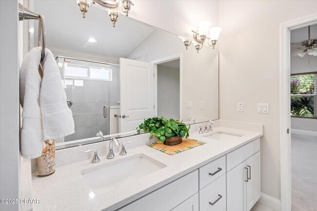 Building Photo - 53 Wilmette Ave