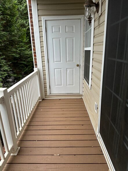 Building Photo - 623 Wyndhurst Dr