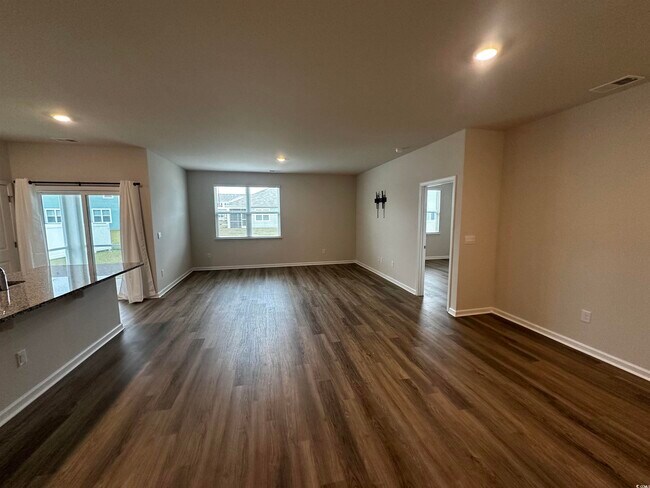 Building Photo - 5175 Yellowstone Dr