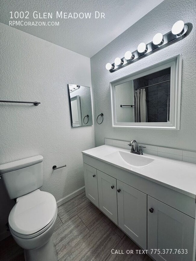 Building Photo - 1002 Glen Meadow Dr