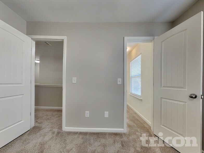 Building Photo - 55 Moss Way