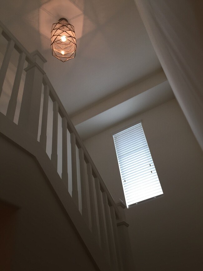 Building Photo - Lei Pauku - 3/2.5 bath Golf Course View