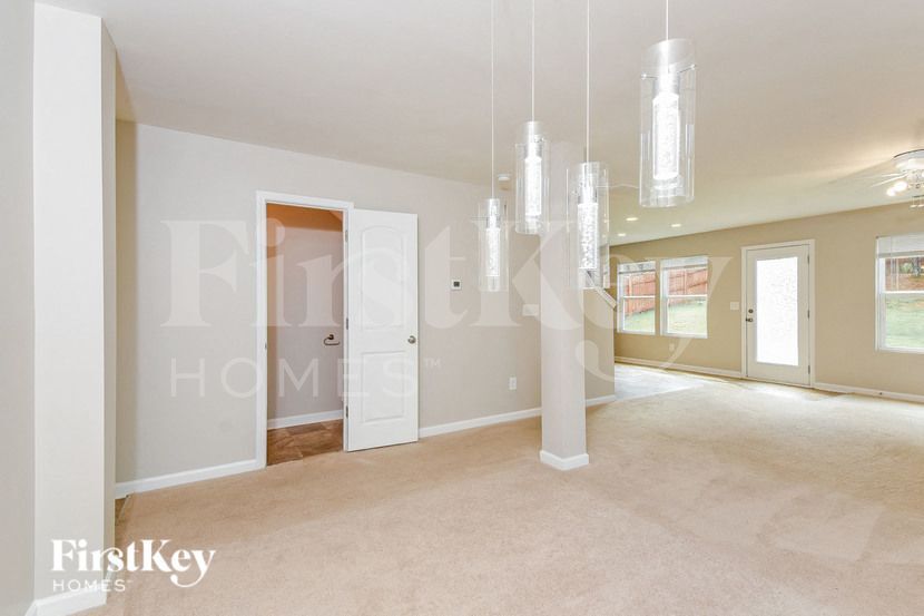 Building Photo - 224 Lantana Crossing