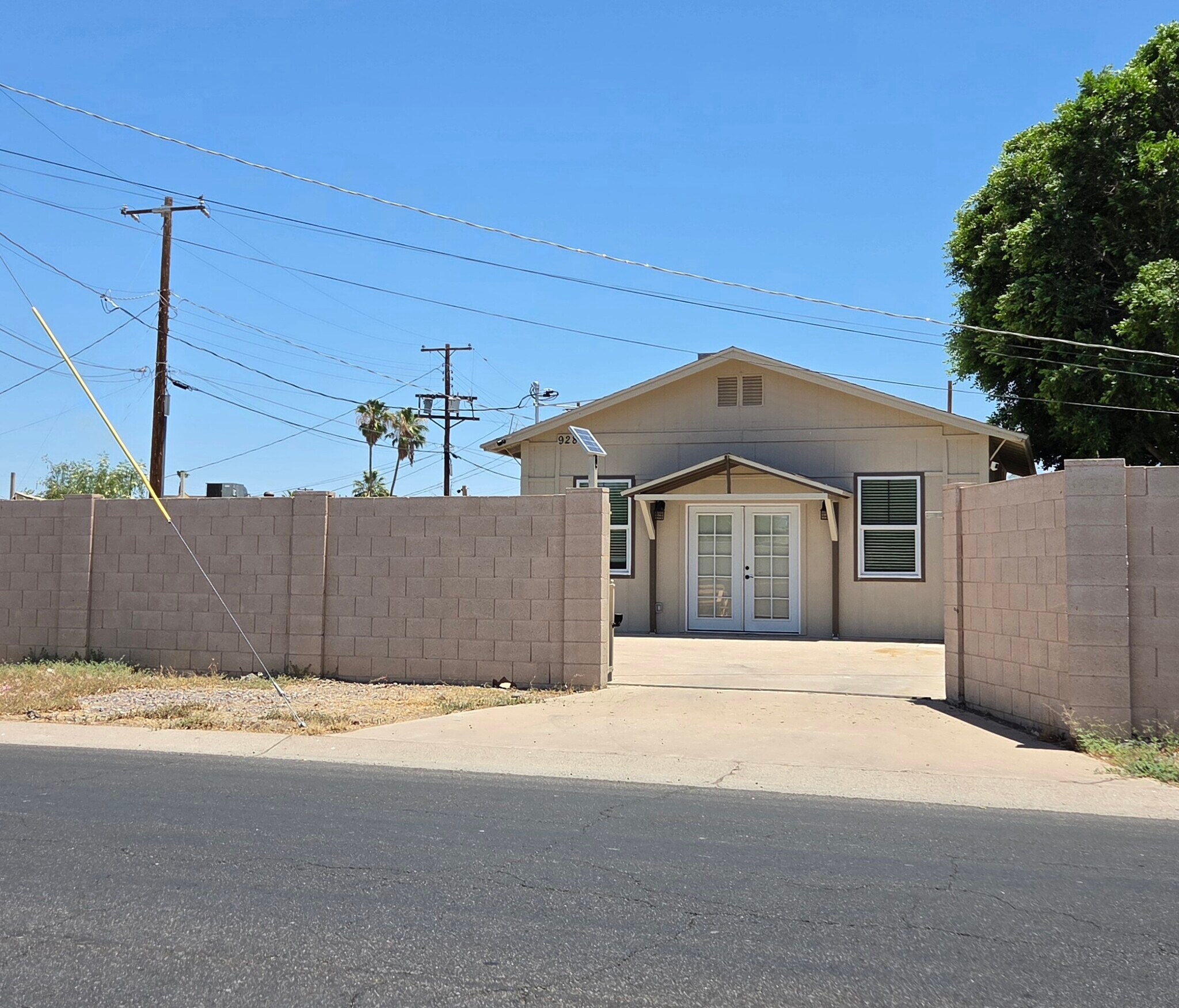 Building Photo - 926 W Estes Way