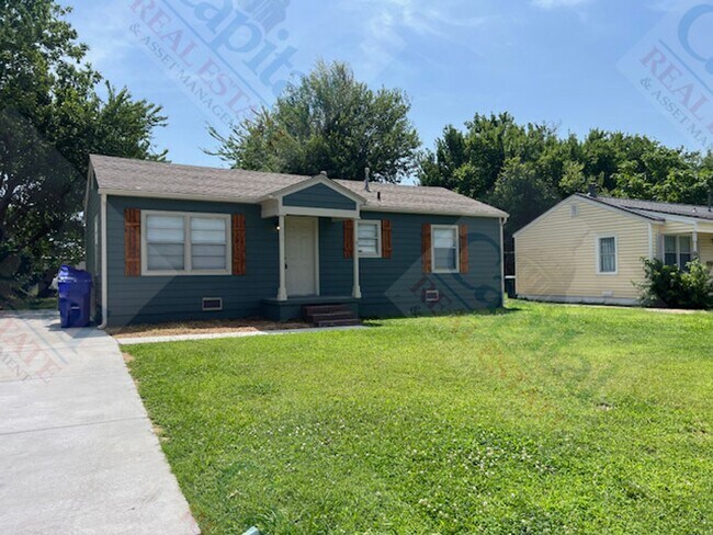 Building Photo - Cozy 3 Bedroom