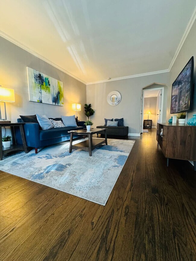 Building Photo - 6431 S Kenneth Ave