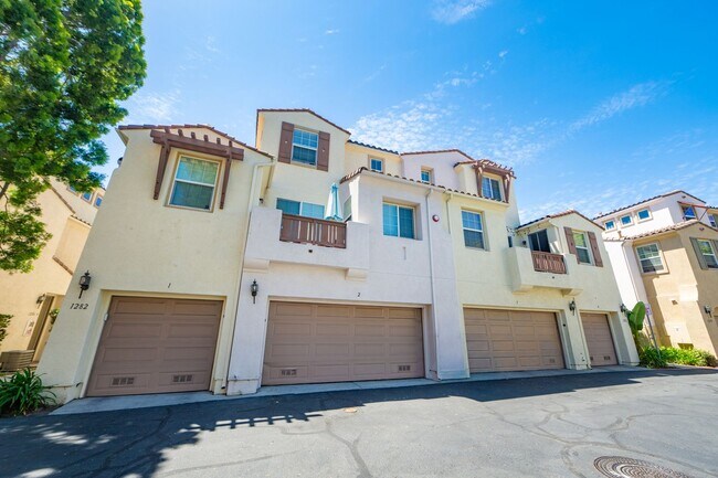 Building Photo - Amazing 3 Bedroom Condo available now! Chula Vista / Eastlake / Otay Ranch Area
