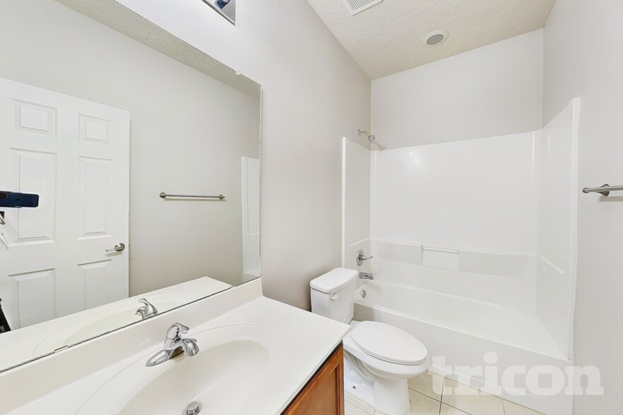Building Photo - 2081 Camino Rincon