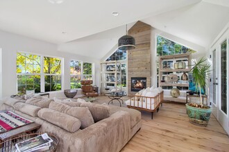 Building Photo - Winter Getaway, Cozy Mountain Modern Lodge