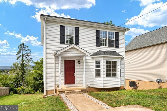 Building Photo - 395 Stonewall St