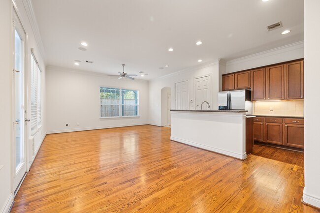 Building Photo - 2202 Hilshire Terrace Ct