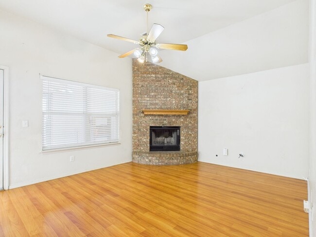 Building Photo - 1111 Pikes Peak Dr