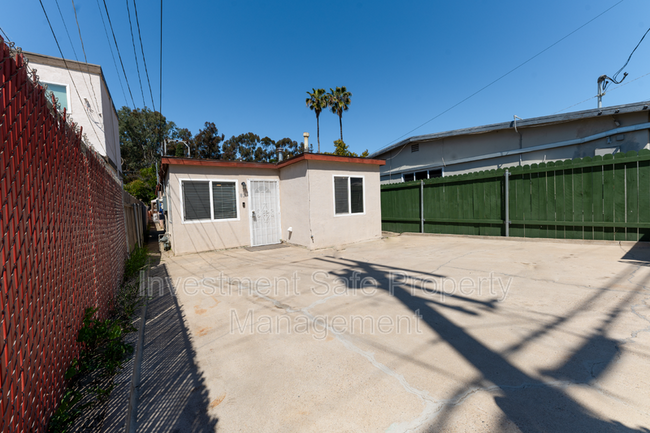 Building Photo - 821 39th St