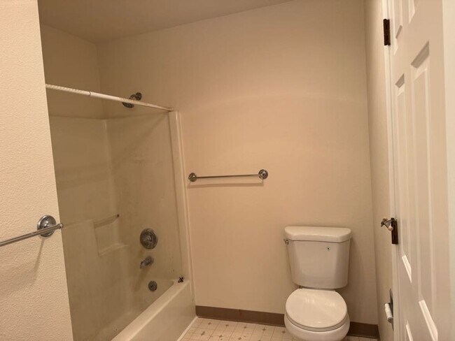 Building Photo - Stunning 2 Bed, 2.5 Bath Townhouse — Fully Renovated!