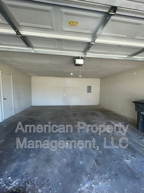 Building Photo - 12946 E 31st Ct