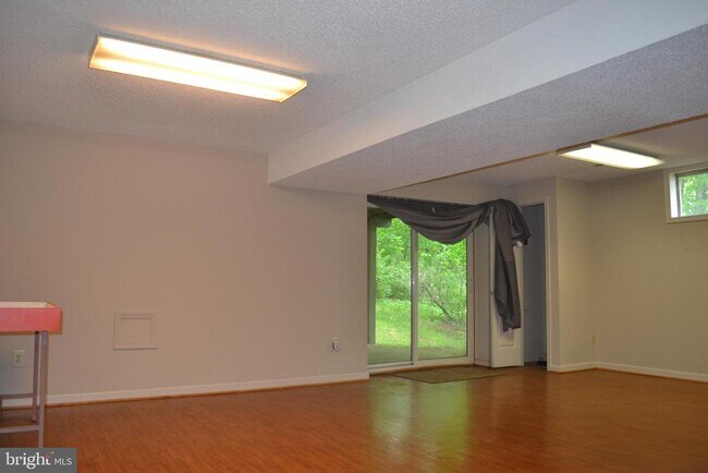 Building Photo - 9614 Shannon Ln