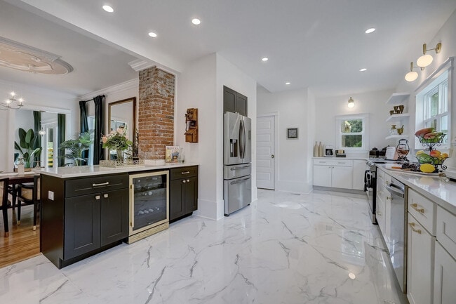 Building Photo - 20 M L King Ave