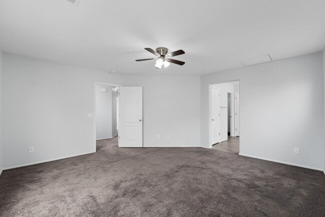 Building Photo - 2220 S Ponderosa Dr