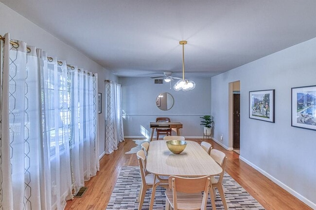 Building Photo - 1221 Cruce St