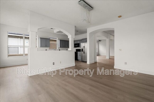 Building Photo - 1923 Bridgeview Cir