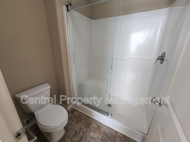 Building Photo - 1 Redwolf Ln