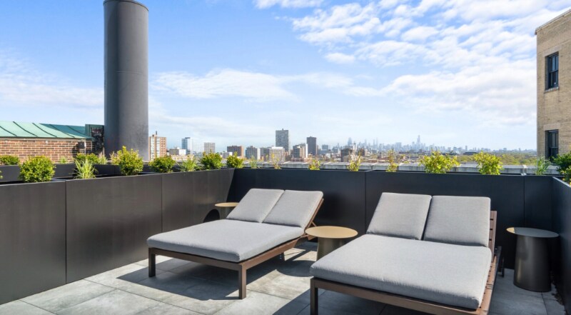 Building Photo - 1130 W Lawrence Ave