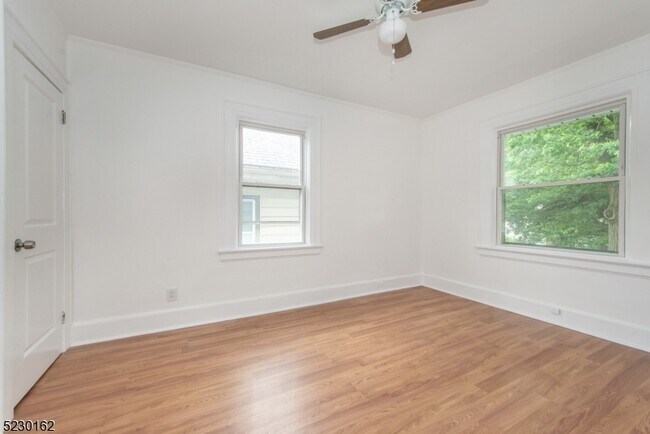 Building Photo - 51 Riggs Pl