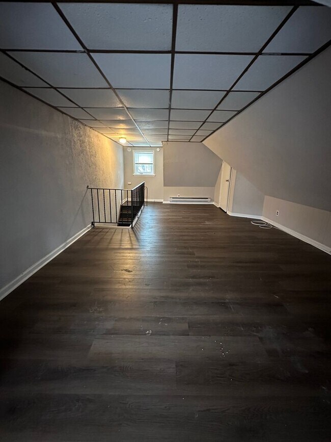 Building Photo - 121 Chestnut St