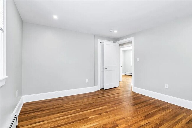 Building Photo - Beautifully Renovated 3-Bedroom Home in Woburn – $3,999.00/mo