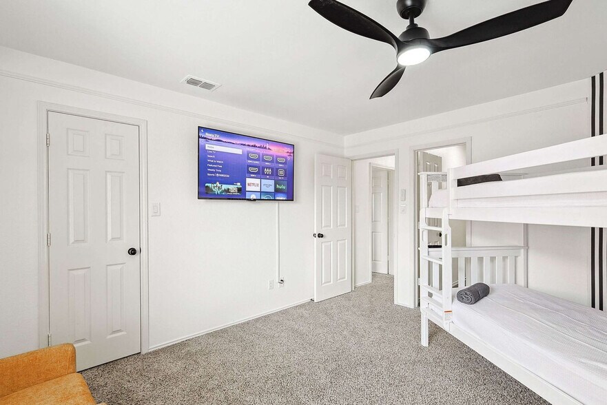 Building Photo - 806 Longleaf Dr