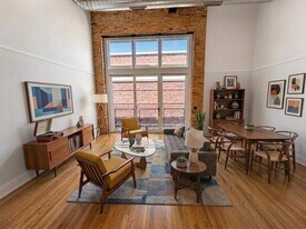 Building Photo - Acacia Lofts on Main