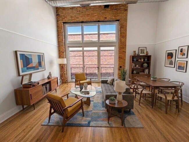 Building Photo - Acacia Lofts on Main