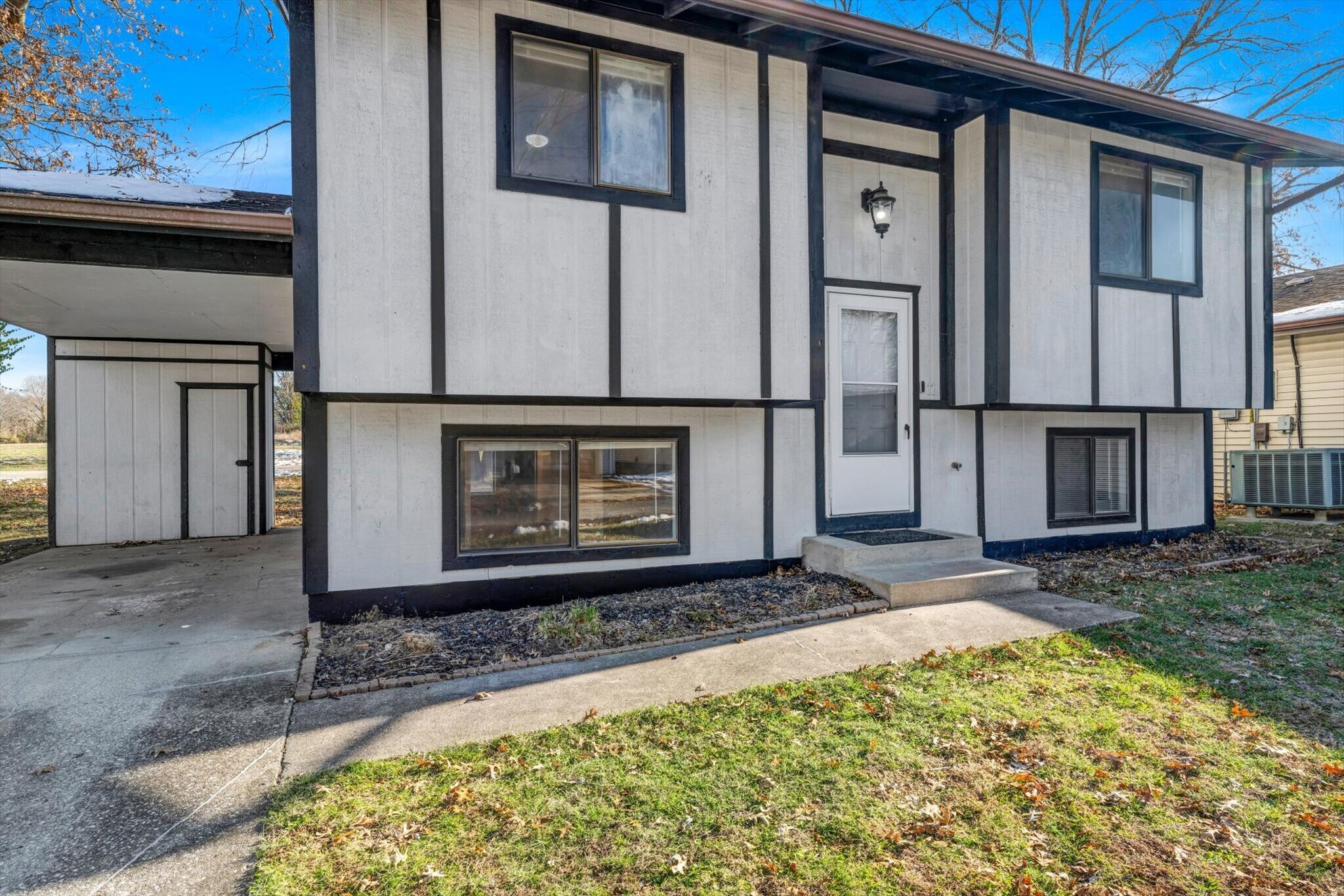 Building Photo - 11 Carriage Lane