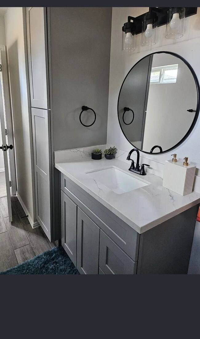 Building Photo - 2207 Anderson St