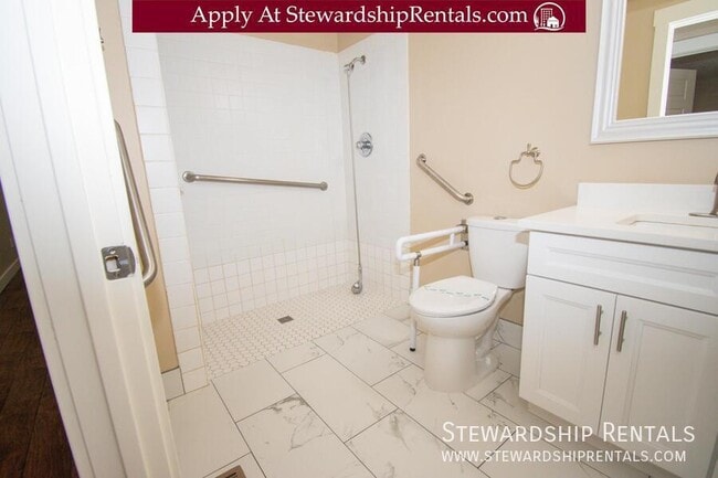 Building Photo - 5017 SE 45th Ave