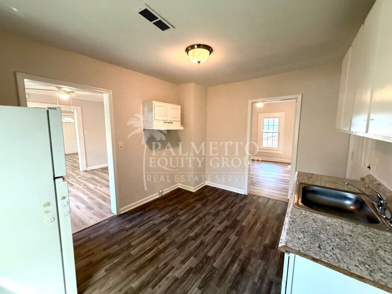 Building Photo - 3414 Summit Ave