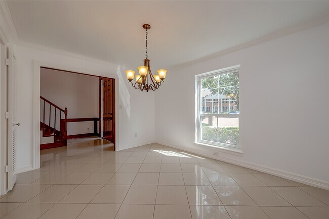 Building Photo - 20206 Cadogan Ct