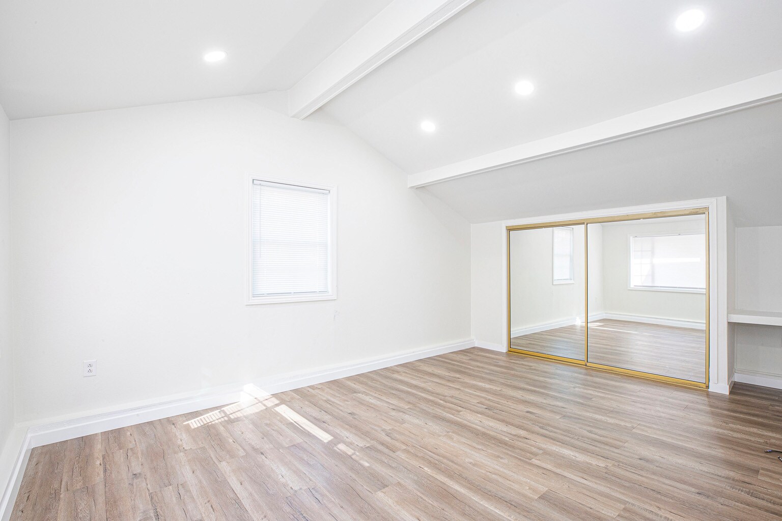 Building Photo - 7820 Lasaine Ave