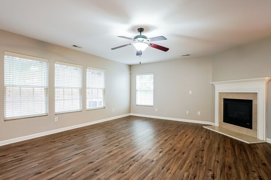 Building Photo - 120 Smart Ct