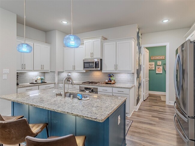 Building Photo - 10923 Texas Rose Dr