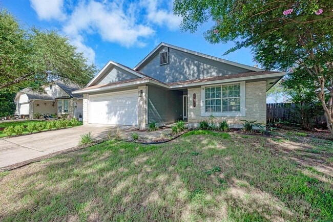 Building Photo - 2022 Balsam Way