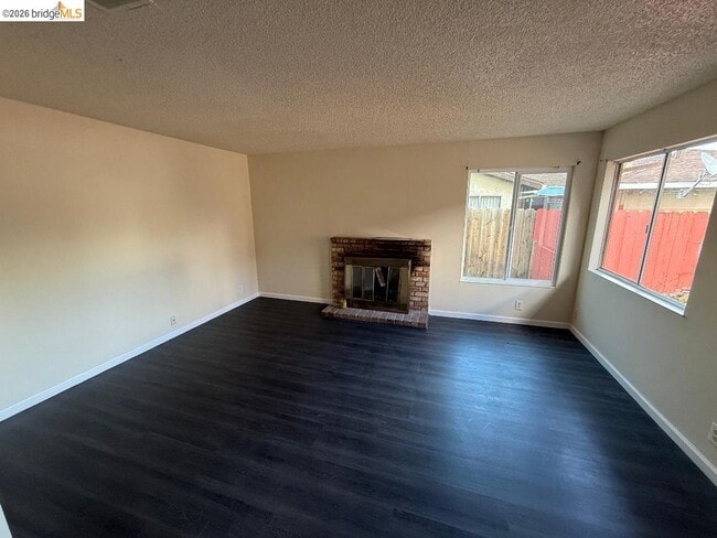 Building Photo - 2112 Banyan Way