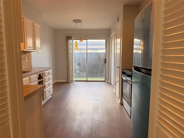 Building Photo - 10650 Steppington Dr