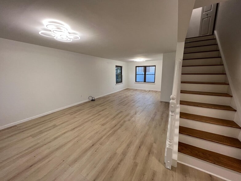 Building Photo - 246 Fir Tree Ct